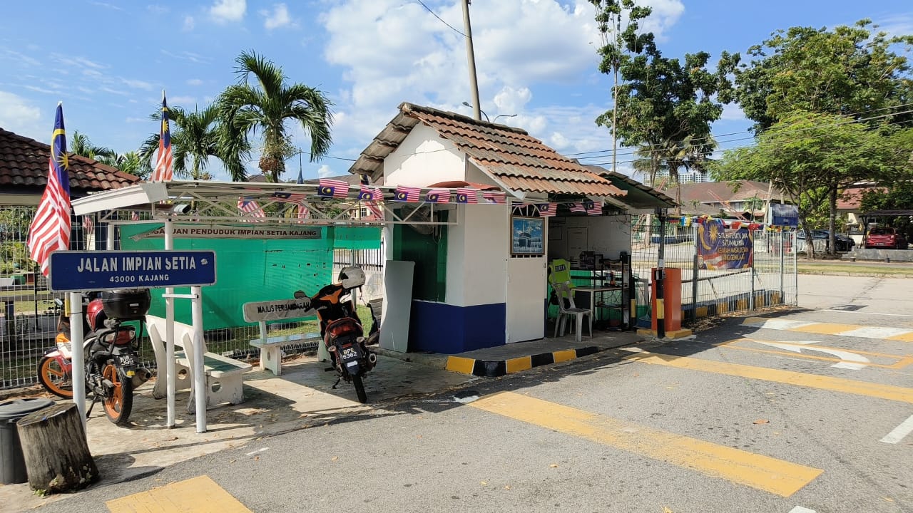 KEMPEN KIBAR JALUR GEMILANG SATU RUMAH SATU BENDERA