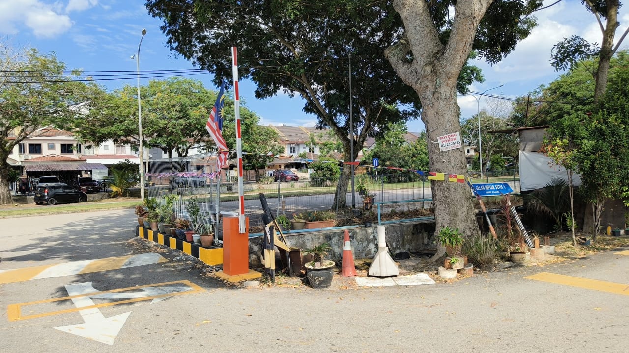 KEMPEN KIBAR JALUR GEMILANG SATU RUMAH SATU BENDERA